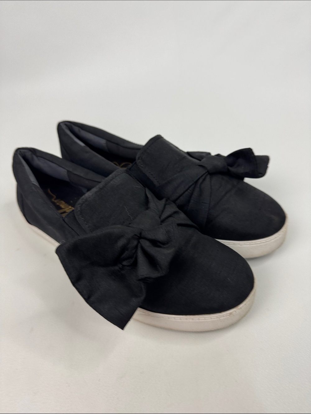 libby. edelman Black Slip-On Canvas Bow Sneakers shoes Size 9